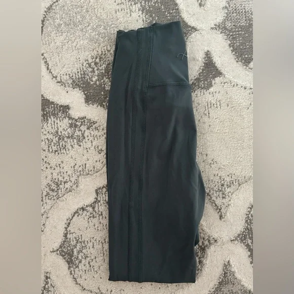 Alphalete color dark grey, material very smooth and stretchy - Picture 2 of 3